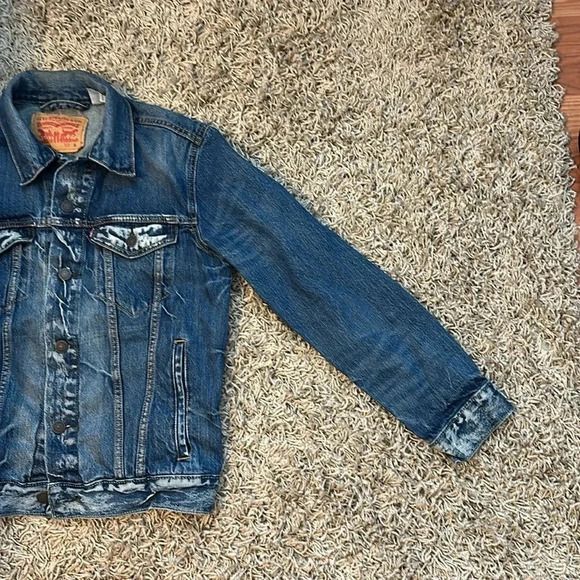 Levi’s Women Original Trucker Med/Dark Wash Jean Jacket Size Small - Picture 5 of 9